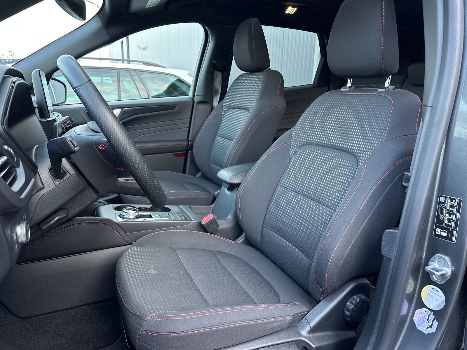 Fahrzeugabbildung Ford Kuga 2.5 Plug-In Hybrid ST-Line NAV+LED+PANO+KAM