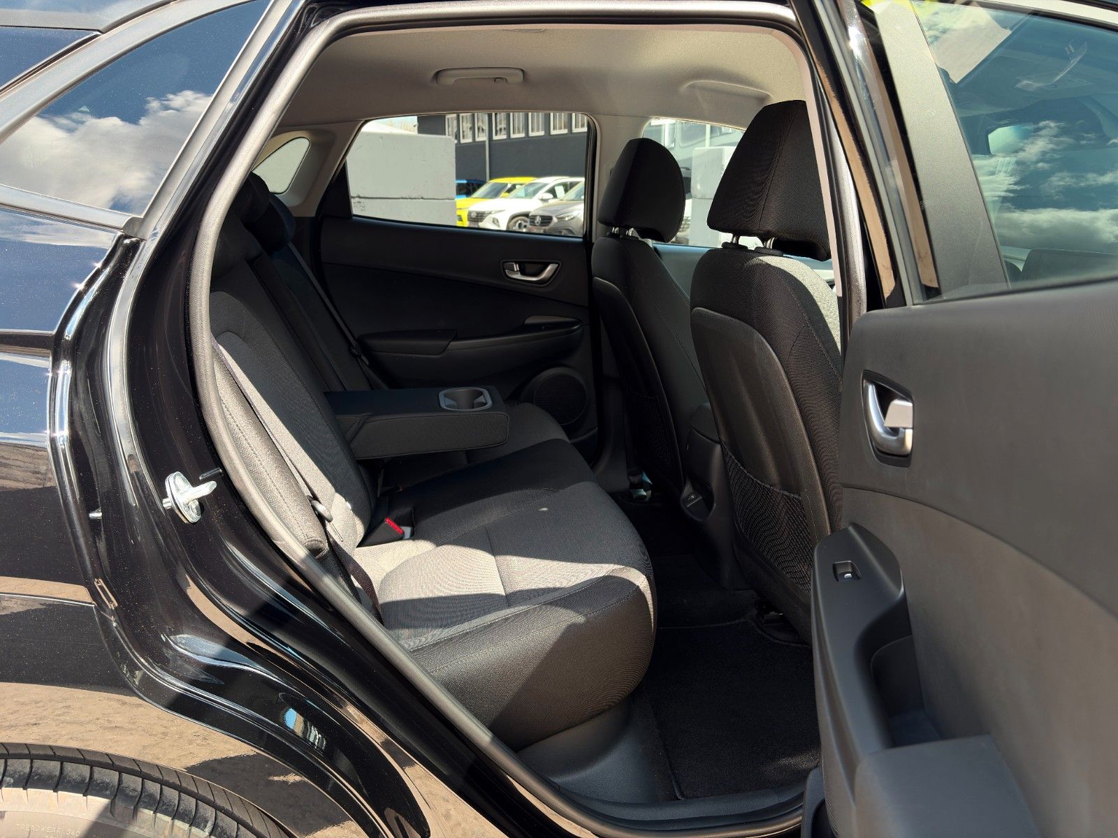 Fahrzeugabbildung Hyundai KONA E Trend SHZ LHZ ACC LKA LFA CarPl. LED WiFi