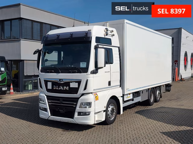 MAN TGX 24.420 6X-2 LL-U · Xenon · Intarder