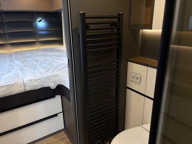 Niesmann + Bischoff Flair 880 VolluftfederungHubstützenActive Air 