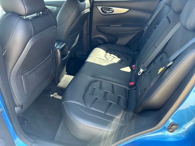 Fahrzeugabbildung Nissan Qashqai 1,7 dCi TEKNA+ 4x4 LEDER PANO NAVI SHZ L