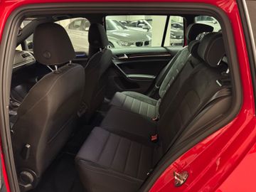 Volkswagen Golf - 11