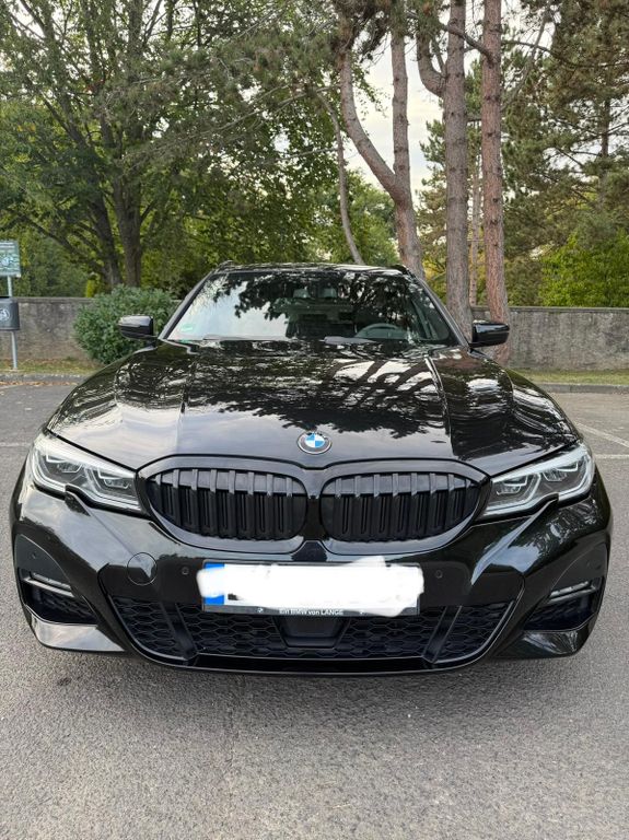 Image of BMW 320