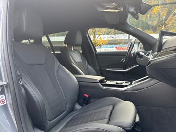 BMW 330e xDrive Touring A Head-Up HiFi DAB LED RFK