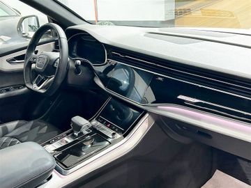 Audi Q8 - 11