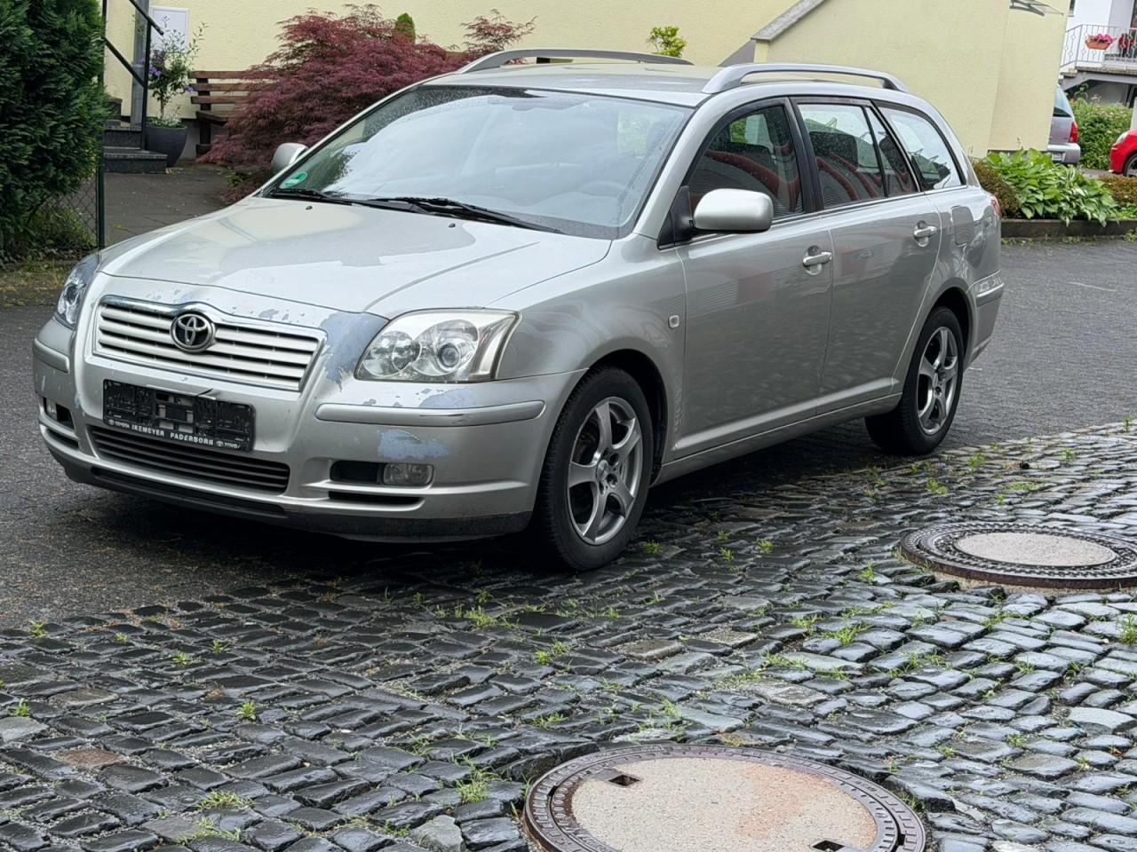 Toyota Avensis Kombi 2.0 Sol Klima Fenster el.