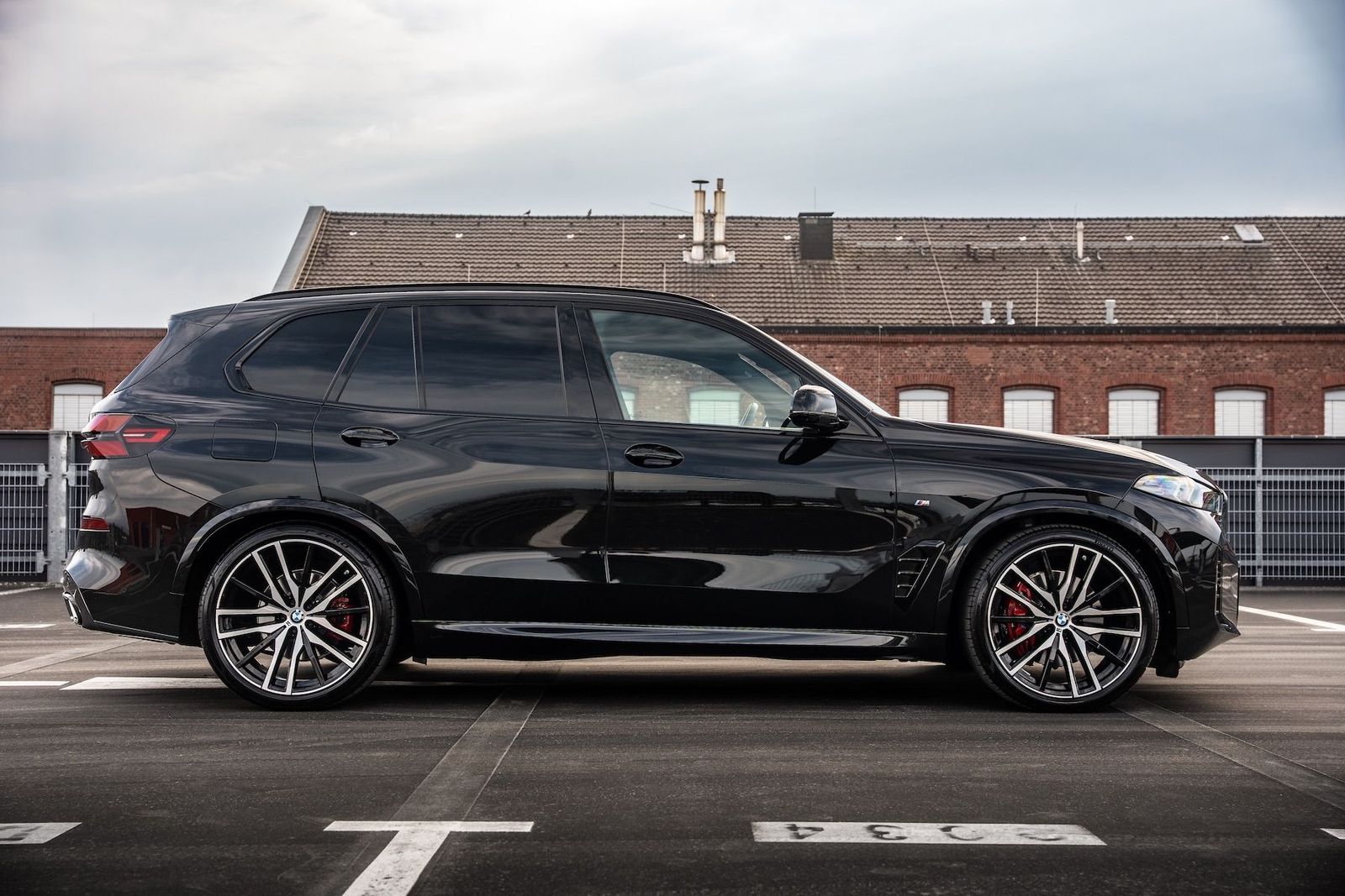 Fahrzeugabbildung BMW X5 40d xD M-SPORT PRO|AHK|MASSAGE|LIFT|CARBON