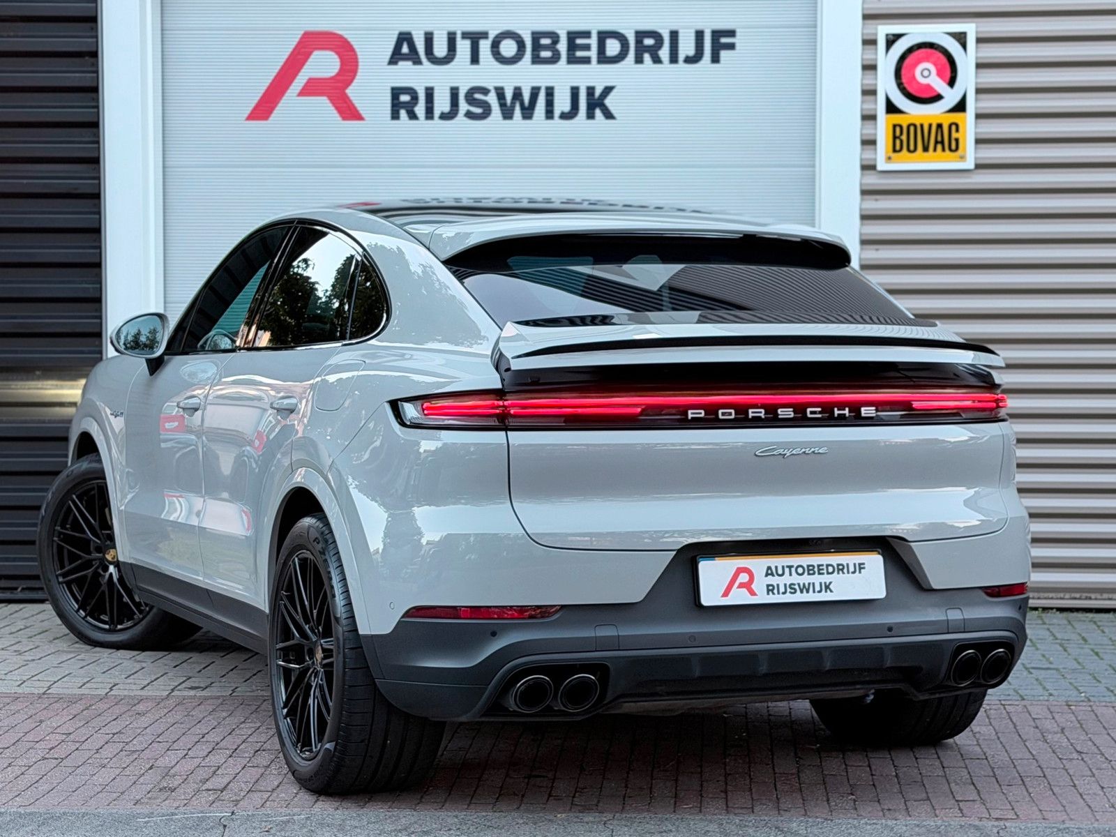 Porsche Cayenne 3.0 E-Hybrid Pano/Bose/360/Memory imagem 3