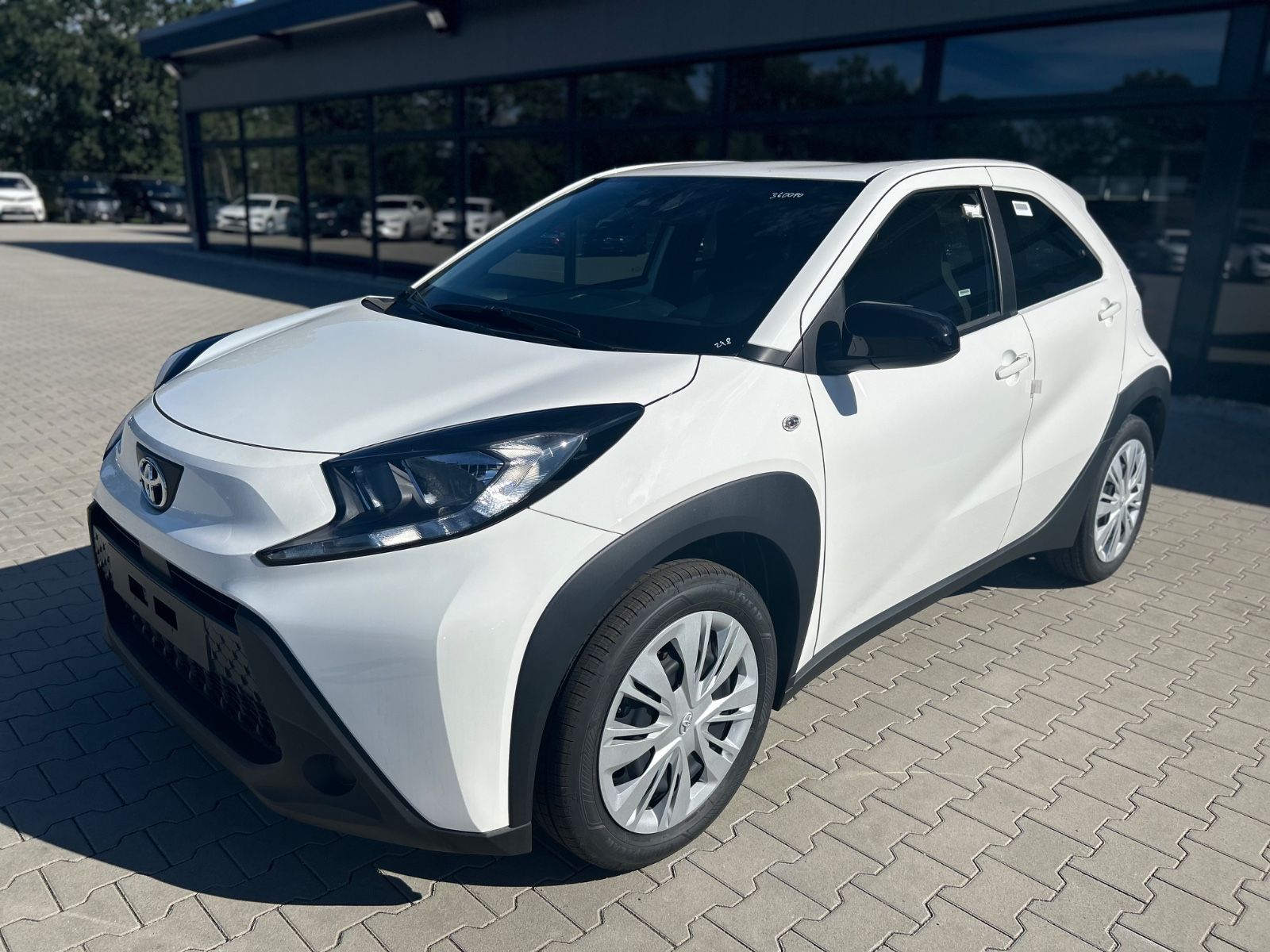 Toyota Aygo X Business Edition Autom -Navi-DAB-RFK-AHK