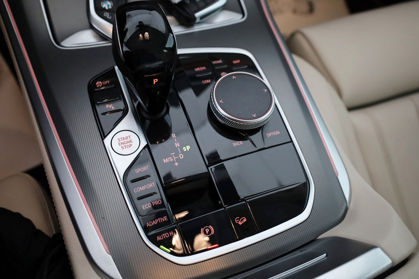 Fahrzeugabbildung BMW X5 xDrive 30d,Leder,Navi,LED,SH,H&K,Kamera,ACC