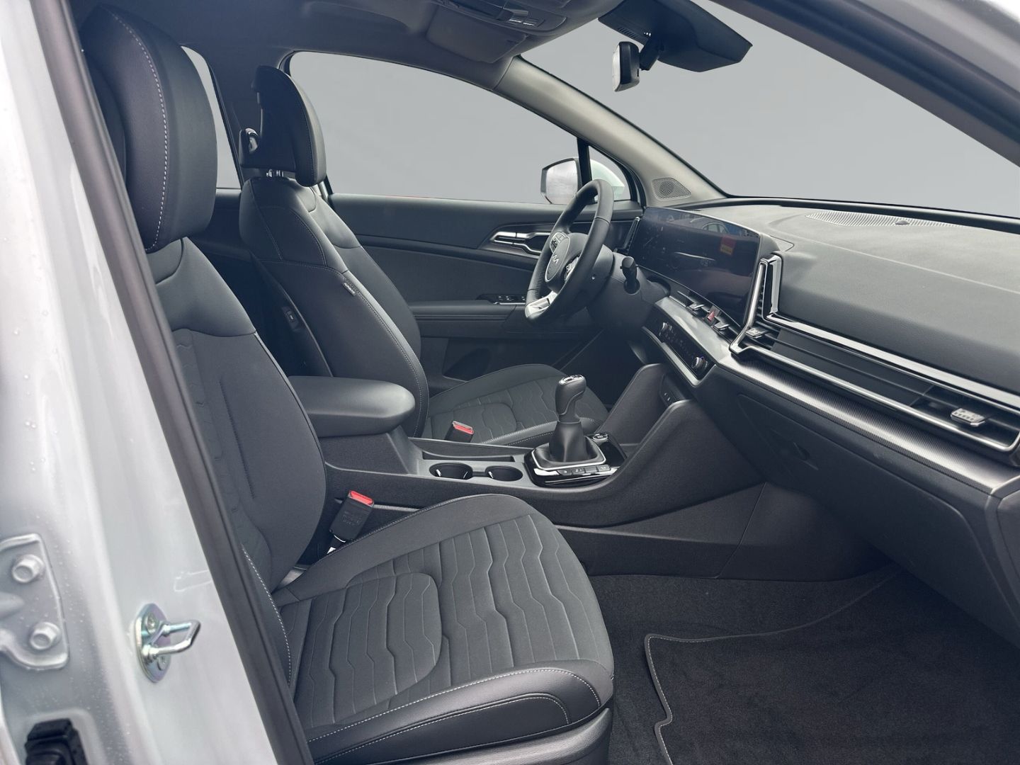 Fahrzeugabbildung Kia Sportage 1.6T 48V 2WD Ultimate Edition  KLIMA +