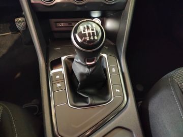 Volkswagen Tiguan - 10