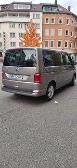 Volkswagen T6 Multivan Comfortline fast wie neu - VW T6 Multivan Gebrauchtwagen in Stuttgart