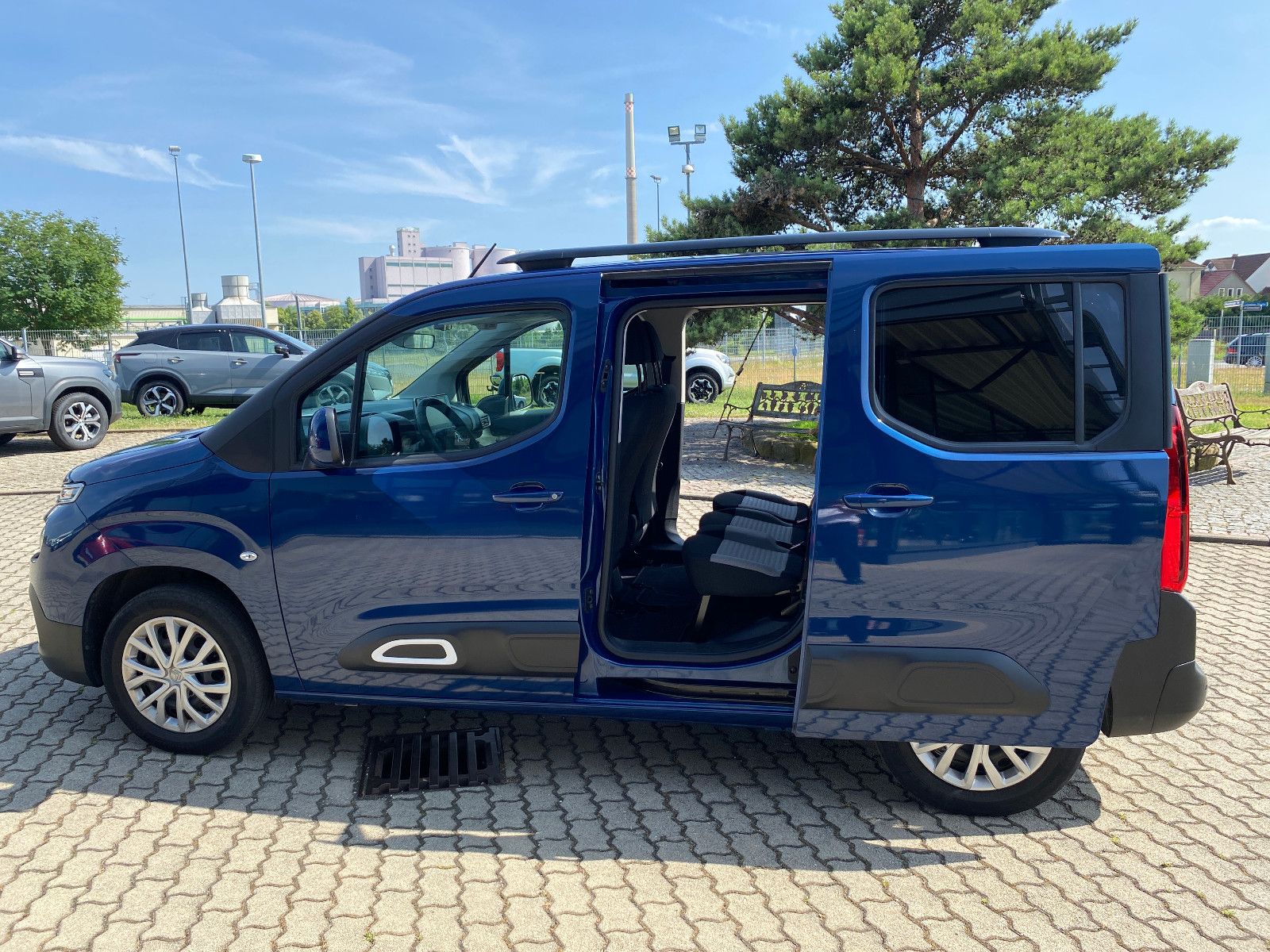 Fahrzeugabbildung Citroën Berlingo Live M