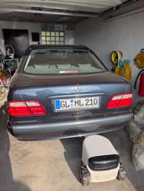Mercedes-Benz 240 - scheckheftgepflegte Mercedes 240