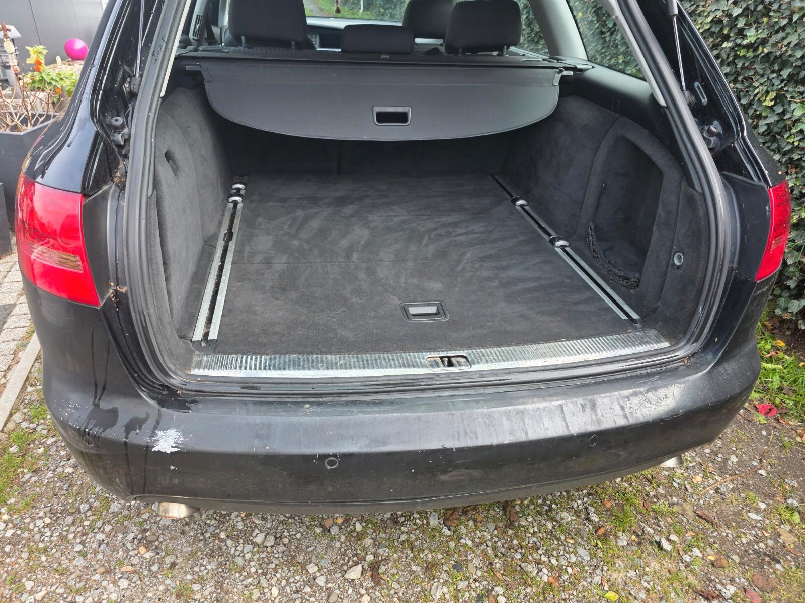 Audi A6 2006 — вигляд ззаду