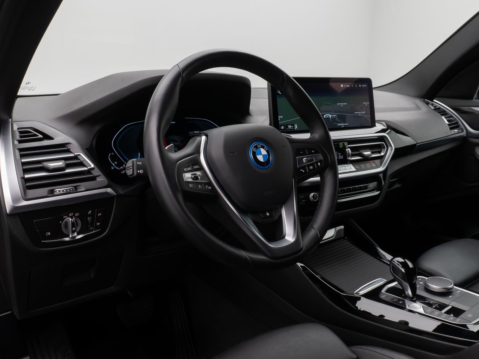 Fahrzeugabbildung BMW X3 xD30e Laser HUD DAB HiFi AHK Komfort 19Zoll