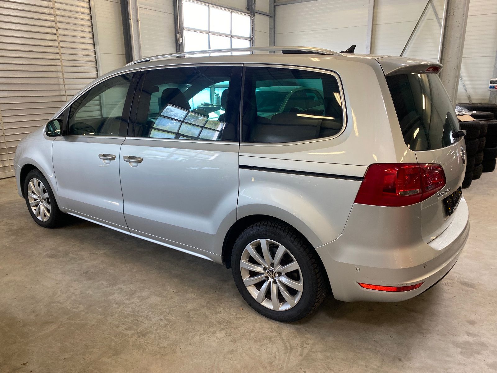 Fahrzeugabbildung Volkswagen Sharan Highline TDI DSG AHK DCC Pano Xenon Sthz