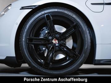 صورة 10 لـ 2026 Porsche TAYCAN