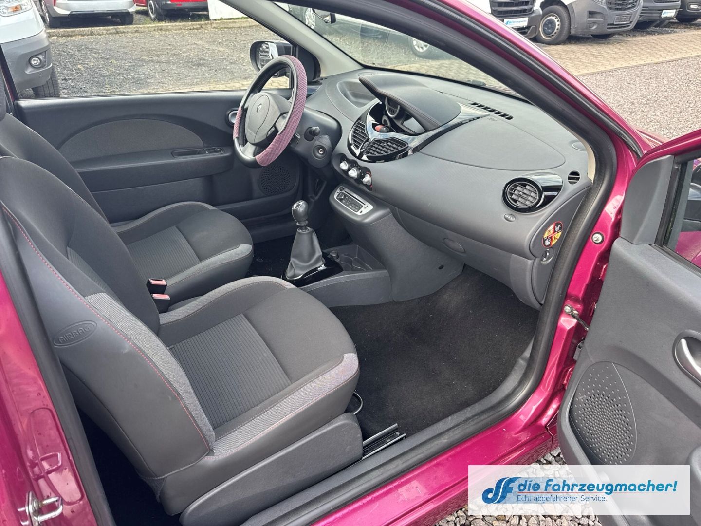 Fahrzeugabbildung Renault Twingo Dynamique 1.2 16V Temp Tel.-Vorb. GA Spee