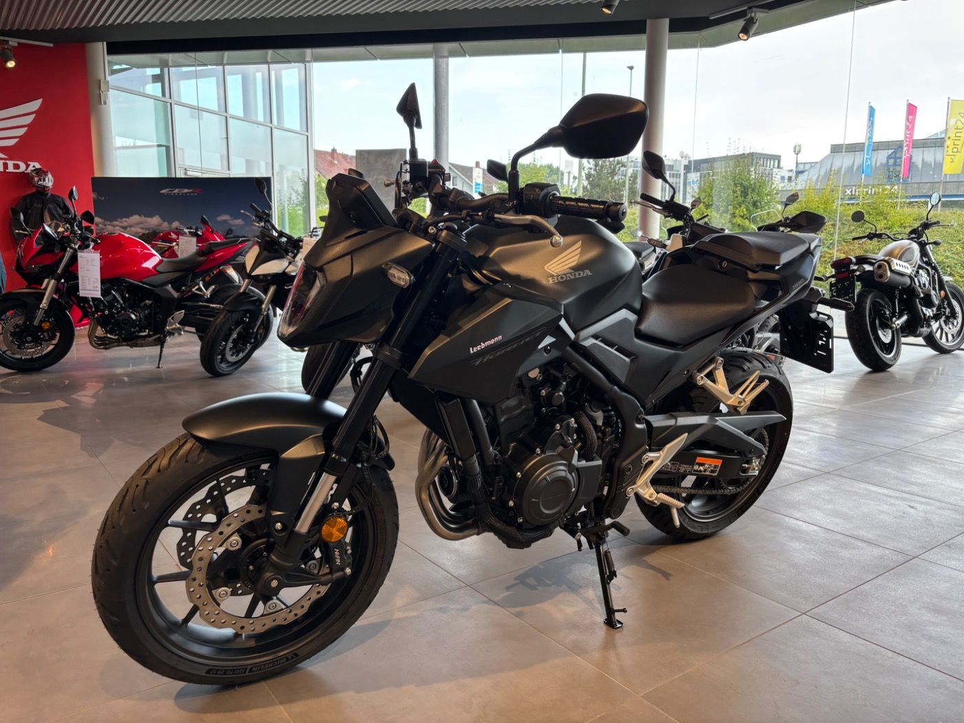 Fahrzeugabbildung Honda CB 500 Hornet 2025 alle Farben verfügbar
