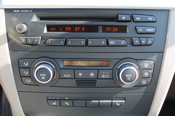 BMW 120d SedonarotBI-XenonPDCLEDER