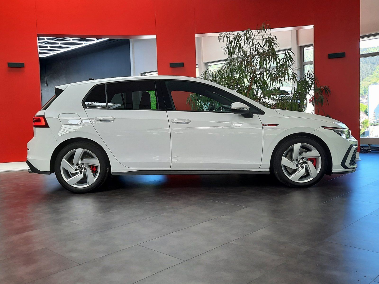 Fahrzeugabbildung Volkswagen Golf GTI *Panodach*Navi*PDC*Sitzhzg*ACC*LED*DAB*