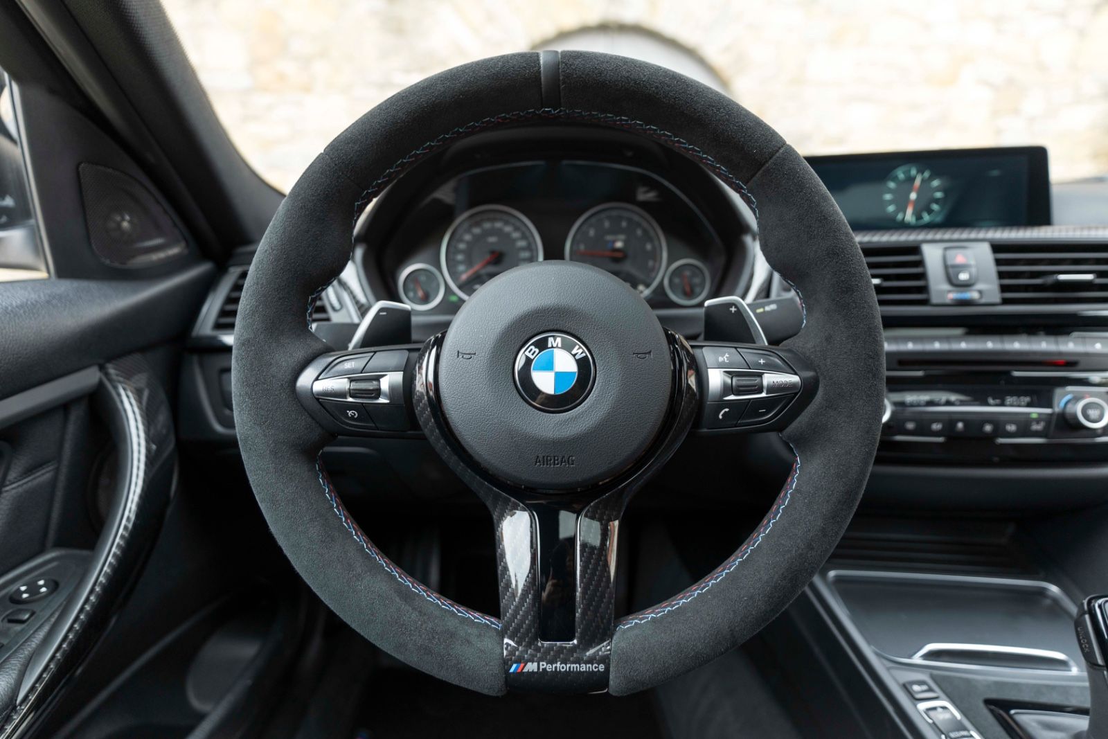 Fahrzeugabbildung BMW 330I M-Performance H&K LED CARPLAY KAM NAV ALC
