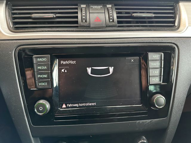 Skoda Rapid*KLIMAAUTO*SZHZ*CARPLAY*NAVI*TEMPO*TÜV0927