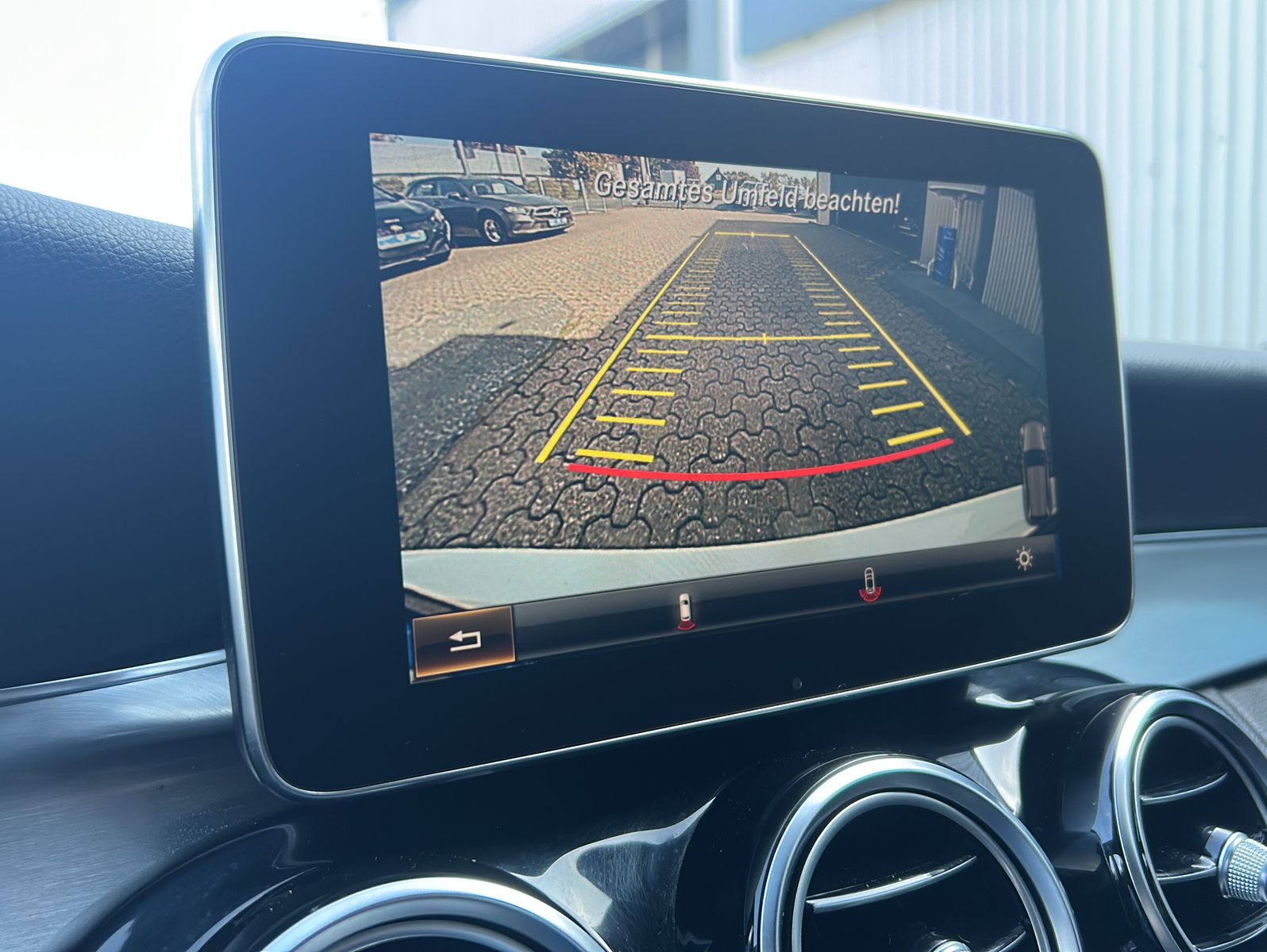 Fahrzeugabbildung Mercedes-Benz C250 T BlueTec / d 4Matic AMG-Line
