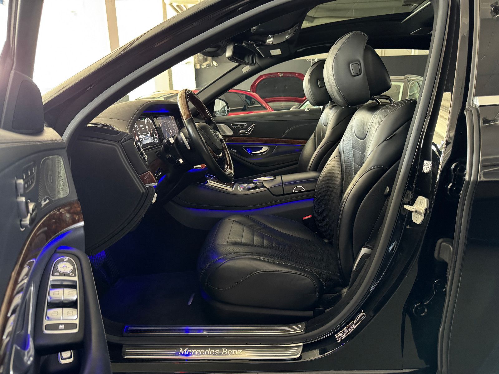 Fahrzeugabbildung Mercedes-Benz S 500 4MATIC LANG PANORAMA BURMESTER 4XSITZKLIMA