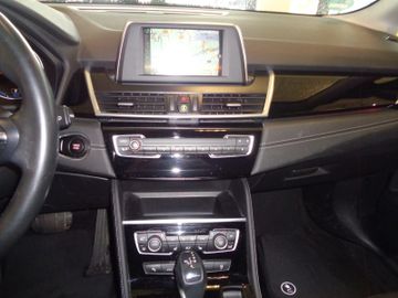 Fahrzeugabbildung BMW 225 Active Tourer 225xe Sport Line / NAVI /