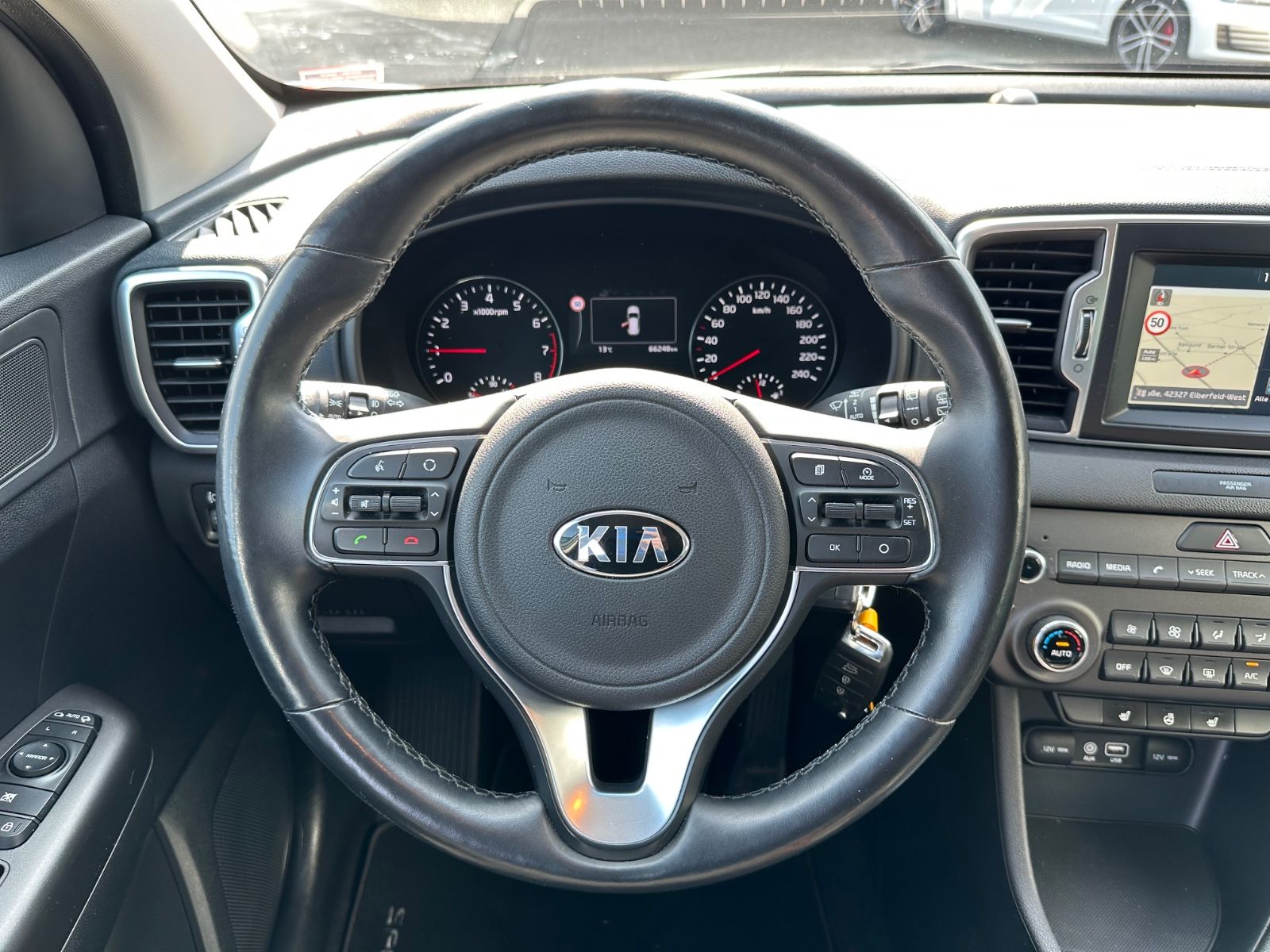 Fahrzeugabbildung Kia Sportage 1.6 GDI Dream Team Navi/SHZG/GRA/BT/GJR