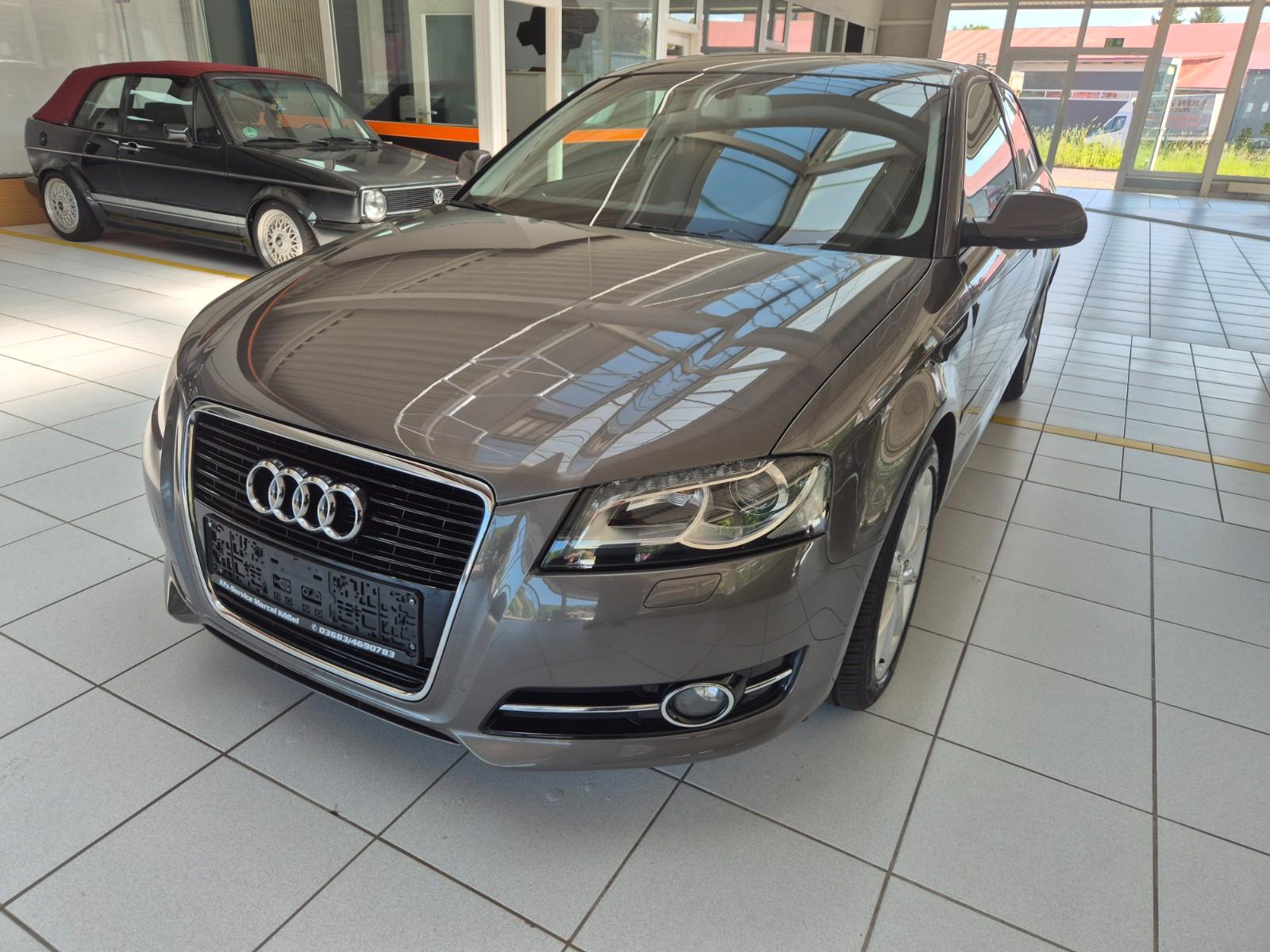 Audi A3 2.0 TDI BIXENON/AHK/TEMPOM./ALU 8 FACH/UVM.
