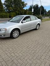 Audi A4 Lim. 2.0 Automatik Tempomat Klima Sitzhz - Audi A4 aus 2007: 2.0