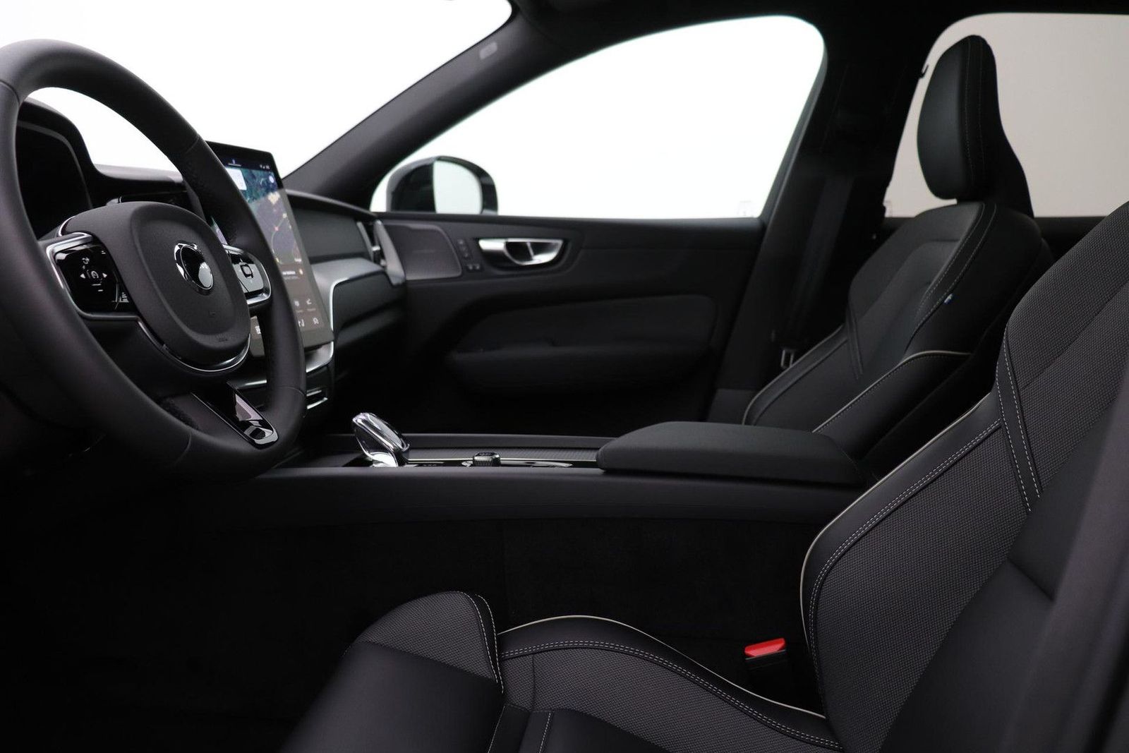 Volvo XC60 T6 Plus Black Edition | Harman/Kardon | pan imagem 3
