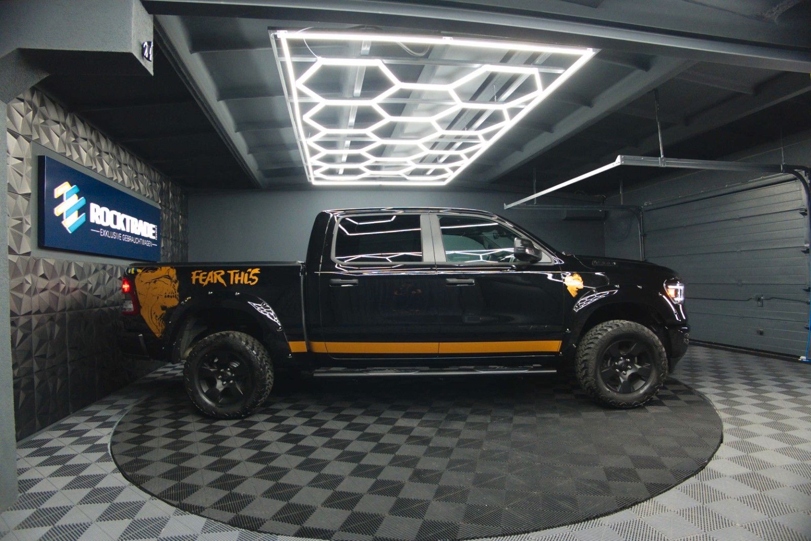 Fahrzeugabbildung Dodge RAM 5.7 V8 HEMI 4x4 OFFROAD Night RAPTOR 19%
