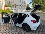 BMW TOP - BMW 120i M Sport Steptronic M Sport mit  - BMW 120 mit Benzin-Antrieb: Weiß, mit Apple Carplay