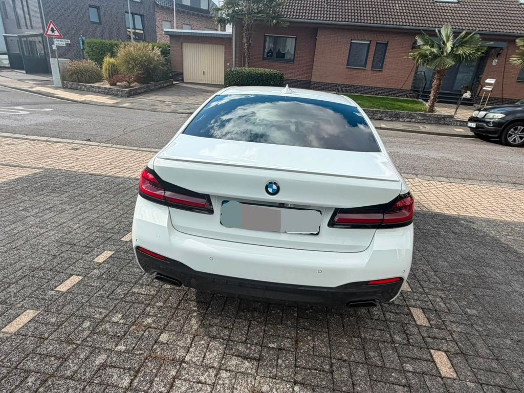 Image of BMW 540