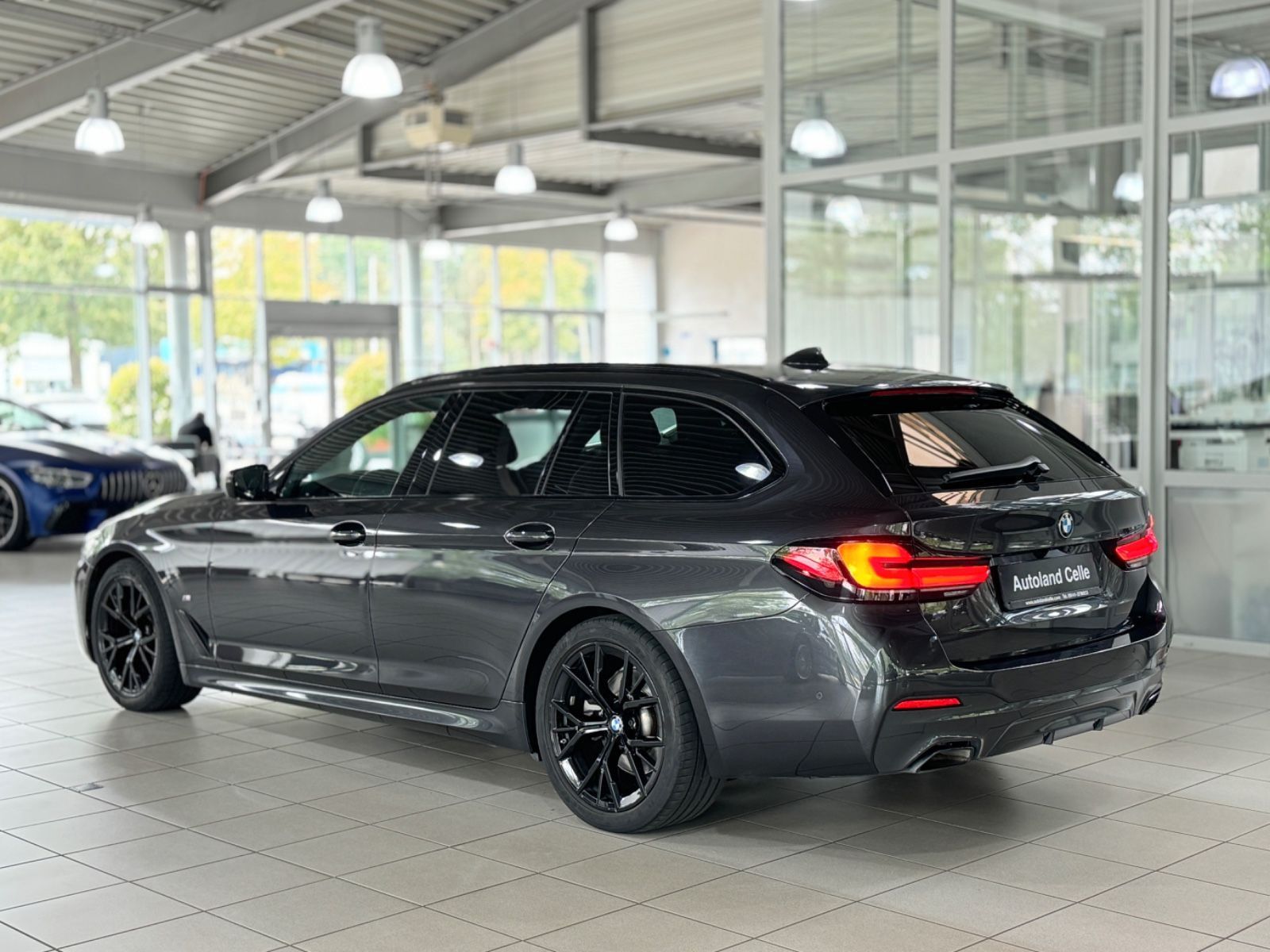 Fahrzeugabbildung BMW 520d M Sport DAB Kamera LED Panorama Individual