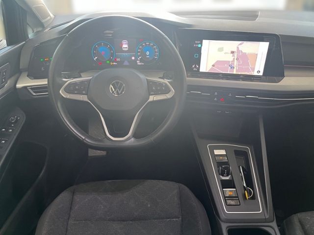 Fahrzeugabbildung Volkswagen Golf VIII 2.0 TDI DSG LIFE NAVI ACC GJR LED