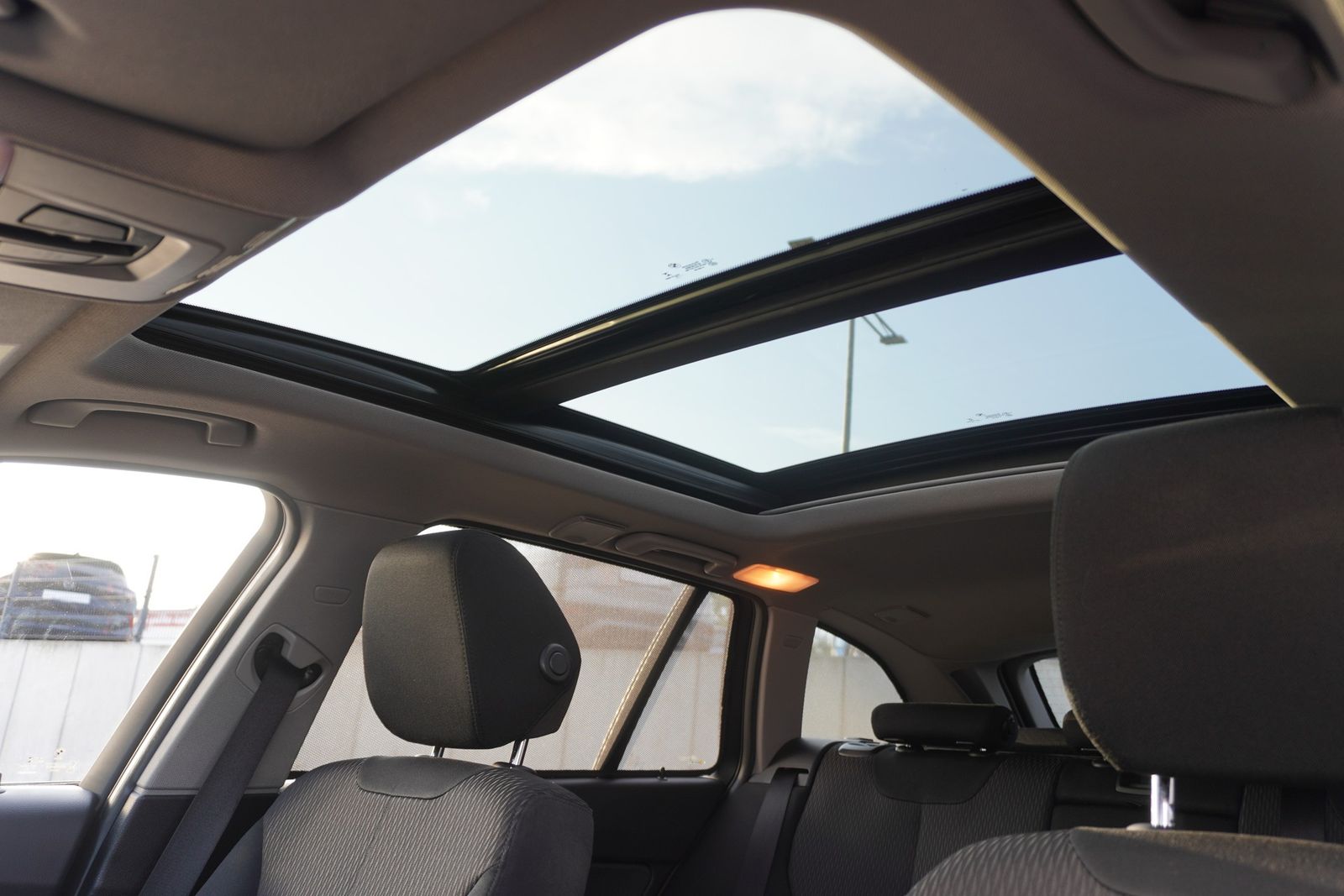 BMW 318i Advantage LED Navi AHK Tempomat Schiebedach foto 13