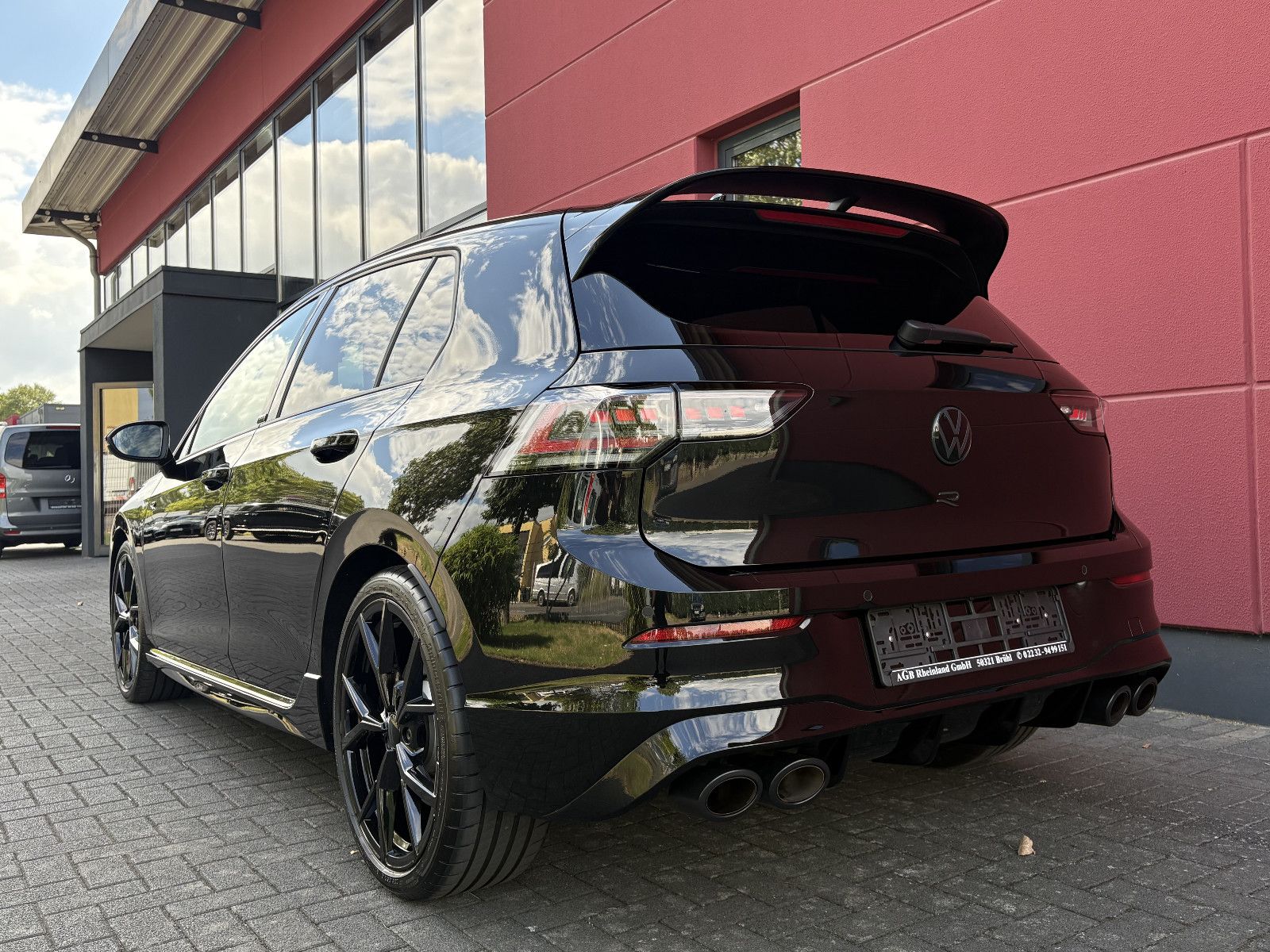 Volkswagen GOLF VIII R 2.0 TSI 4MOTION BLACK EDITION LEDER foto 2