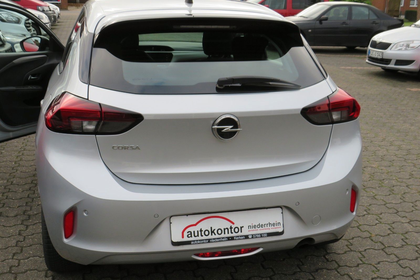 Fahrzeugabbildung Opel Corsa F Edition AUTOMATIK NAVI SITZH. PDC 1.HD