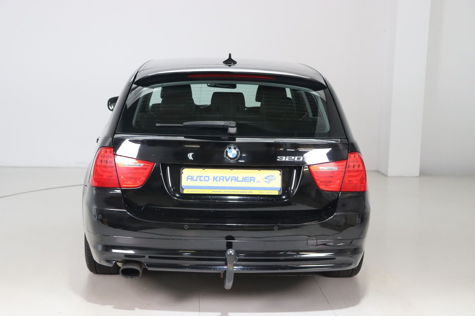 Fahrzeugabbildung BMW 320i touring * Sitzhzg. * Navi