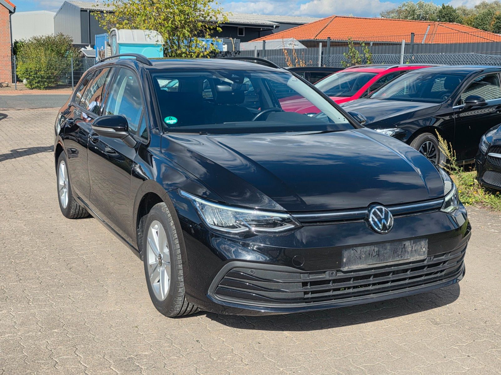 Volkswagen Golf - 1