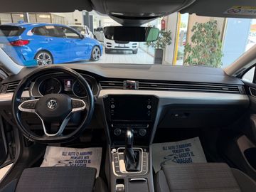 Volkswagen Passat - 12
