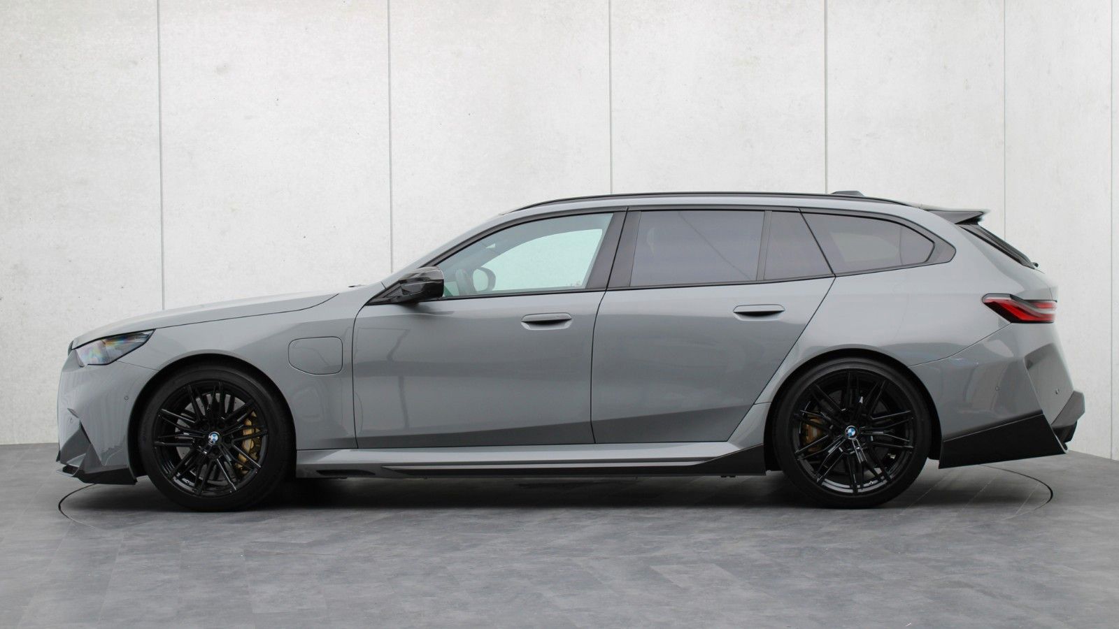BMW M5 Touring M Performance, Akrapovic, Eventuri imagem 2