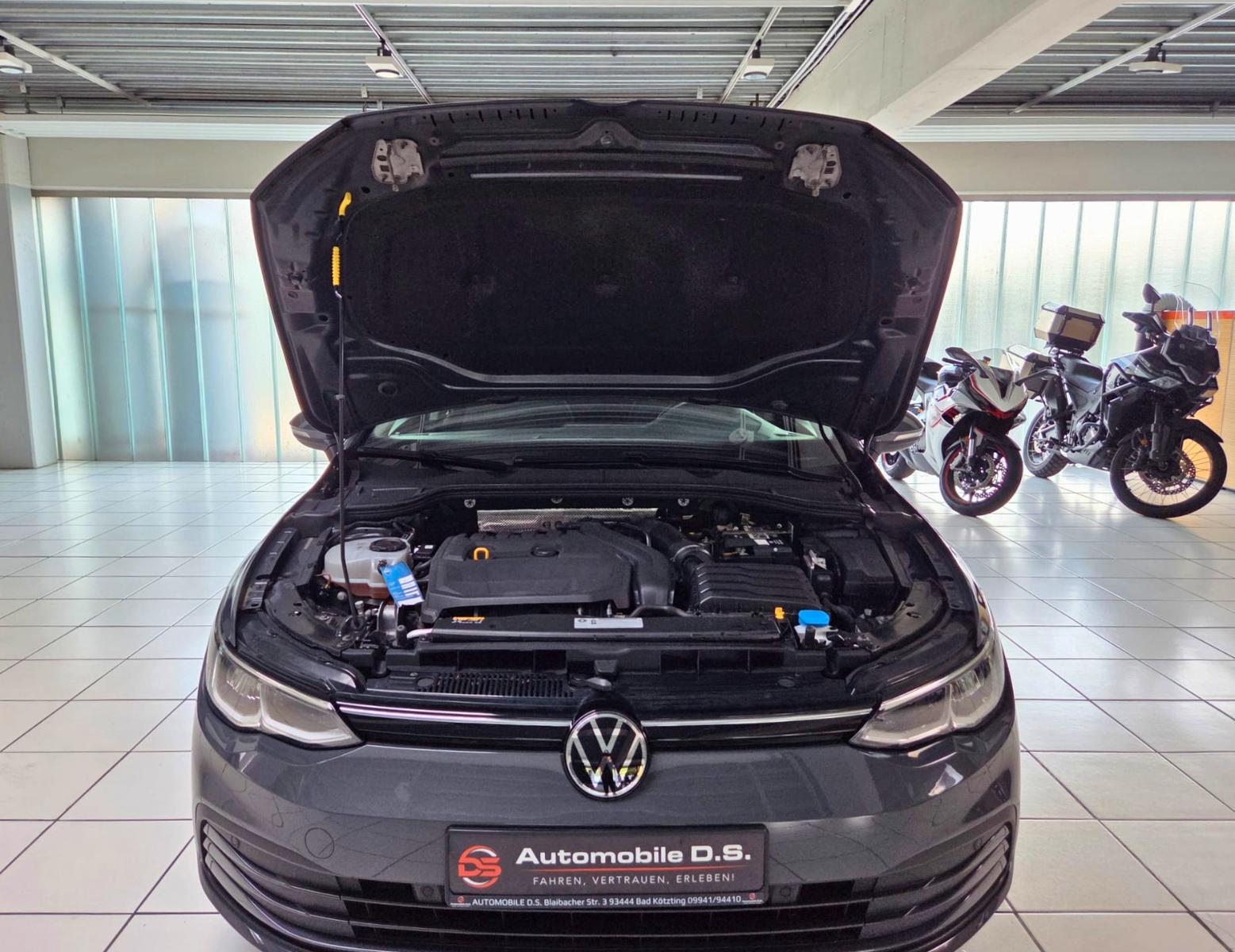 Volkswagen Golf VIII Lim. Life +ACC+ +NAVI+ +VIRTUAL+ +PDC+, миниатюра 19
