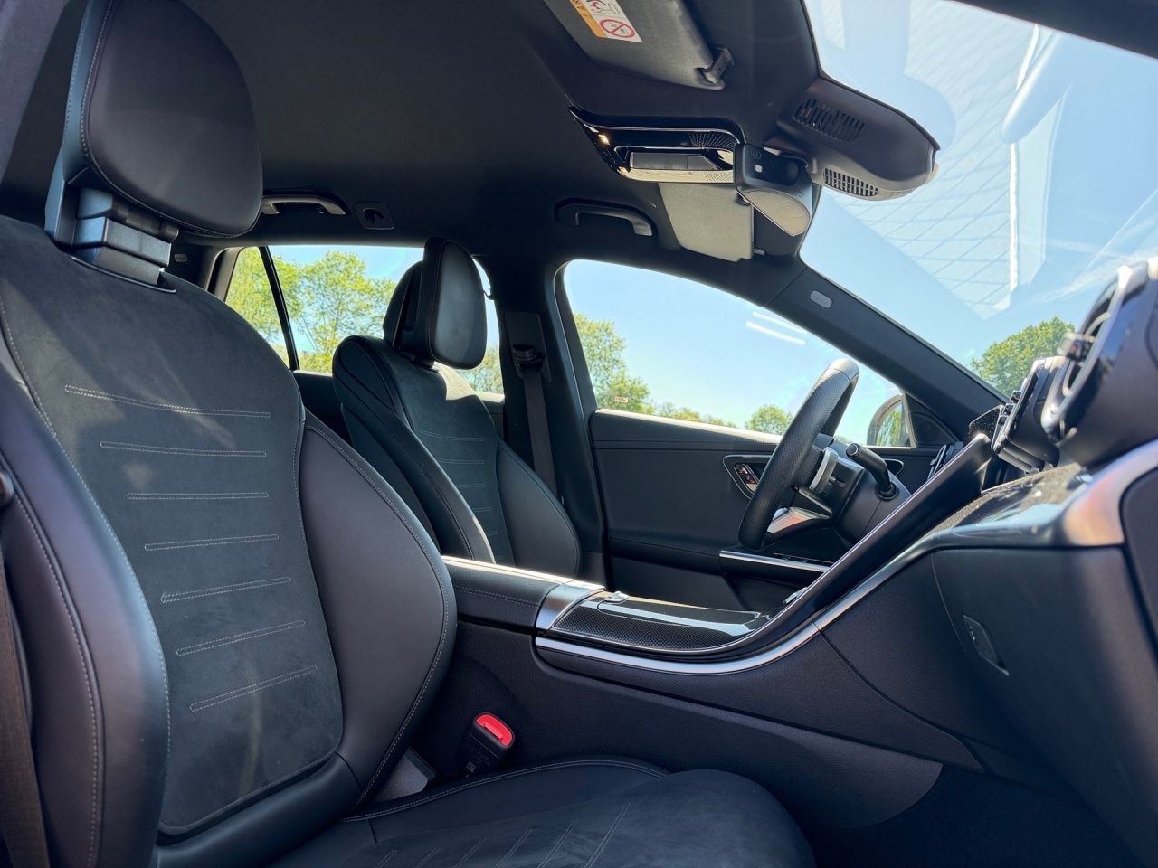 Fahrzeugabbildung Mercedes-Benz C 300 d T AMG+AHK+AMBIENTE+EASYPACK+KAMERA+